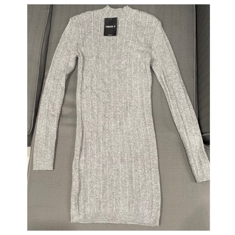 pretty Long sleeve grey dress.